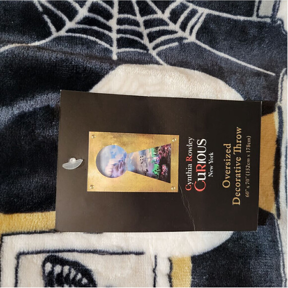 CYNTHIA ROWLEY Curious oversized decorative throw. 60" x 70" Halloween. - Picture 3 of 5